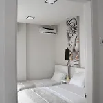 Cross Plaza Aparthotel