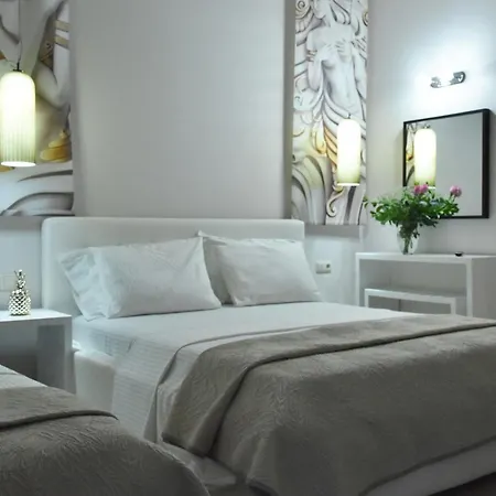 Apartahotel Cross Plaza 3*