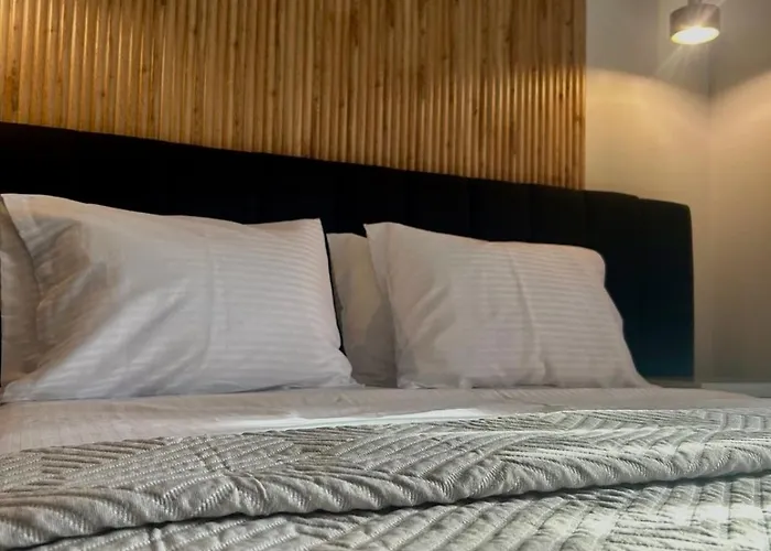 Cross Plaza Apart Otel