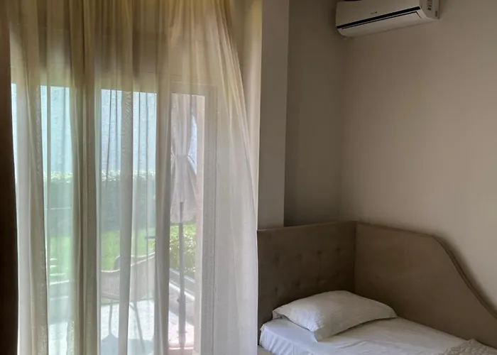 Apart Otel Cross Plaza 3*