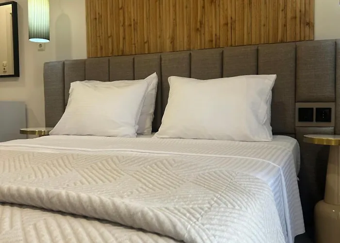 Cross Plaza Apart Otel