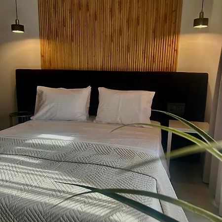 Aparthotel Cross Plaza
